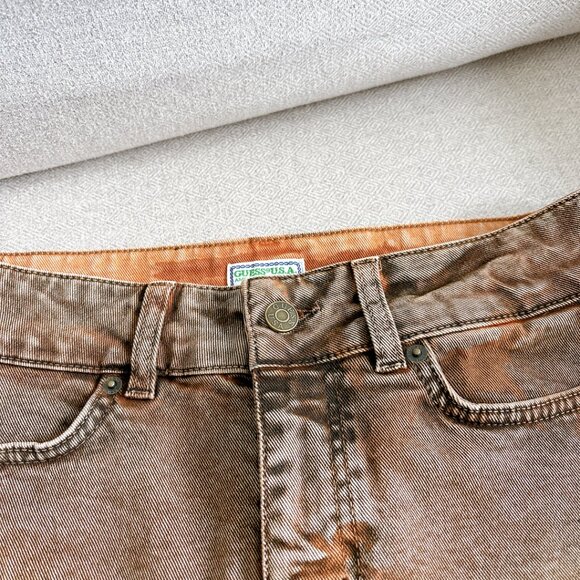 99% NEW GUESS MINI SKIRT, SIZE S - Picture 4 of 8